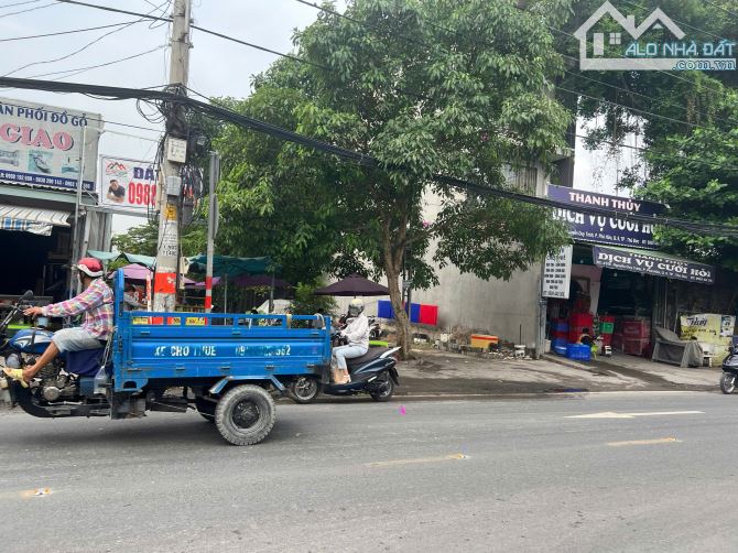 Bán lô đất mặt tiền đường Nguyễn Duy Trinh, quận 9 Gần vòng xoay Phú Hữu Ngang 12m dài 22m