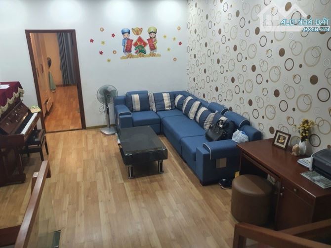 Bán nhà mặt tiền Hàn Thuyên 120m2 giá 10.8 tỷ
