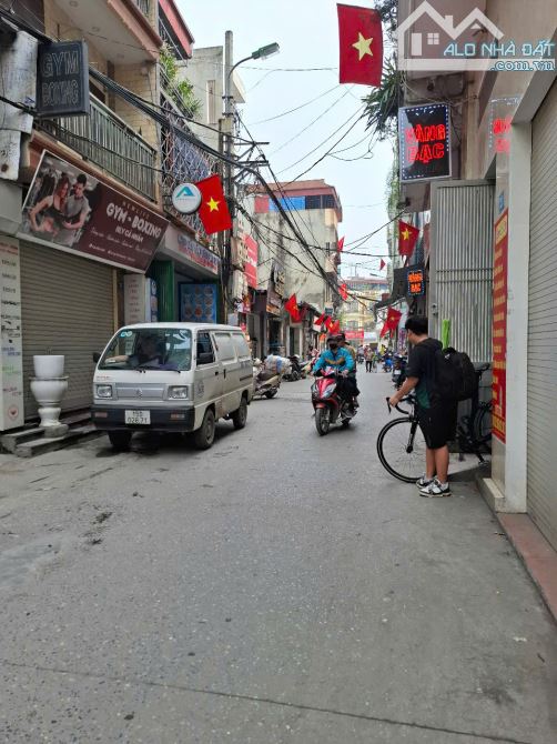Bán nhà Kim Giang 52m  6 tầng ô tô cất trong nhà 9 ngủ vừa ở vừa KD giá 10.5 tỷ