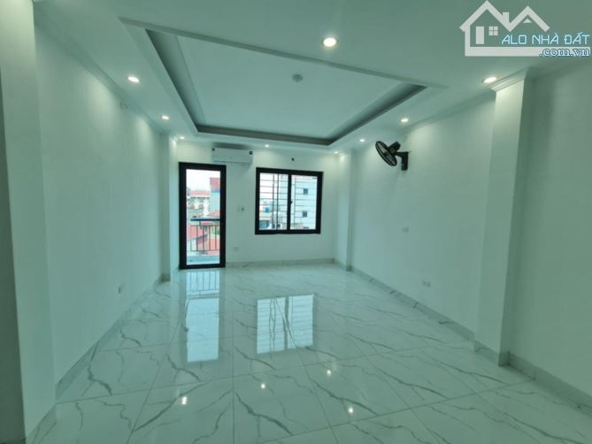Bán nhà Kim Giang 43m 5 Tầng 6.7 Tỷ