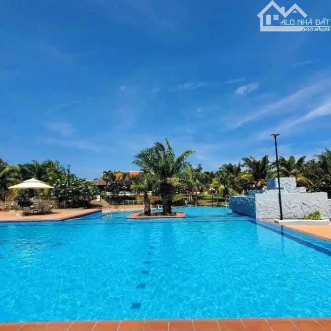 Mũi Né Domaine đất nền biệt thự (Minh Thành) xây dựng 60%, 1 trệt 1 lầu.