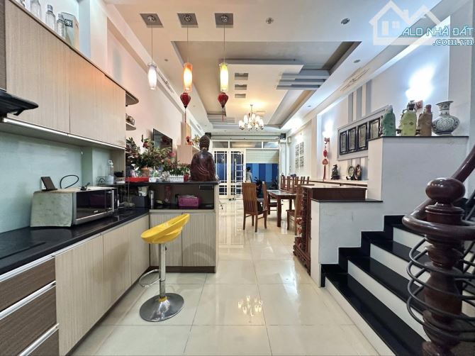 🌟 Bán Gấp! Hẻm Xe Hơi Pasteur Q1 - 54m2 - 1 Trệt 2 Lầu ST - Gần Nhà Thờ Đức Bà ⛪