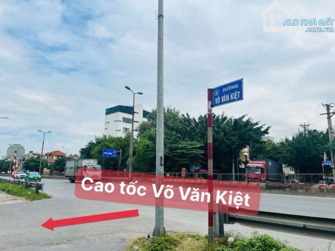 🍒🍒 MẶT PHỐ KINH DOANH- ĐẤT 2 MẶT  ĐƯỜNG TRƯỚC SAU RỘNG 20m- CAO TỐC VÕ VĂN KIỆT 100m