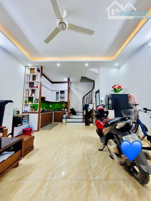 R.Ẻ HIẾM- B.Á.N NHÀ PHÚC LỢI, LONG BIÊN- DÂN XÂY CÒN MỚI, GẦN Ô TÔ, NGÕ THOÁNG- 4.65 T.Ỷ