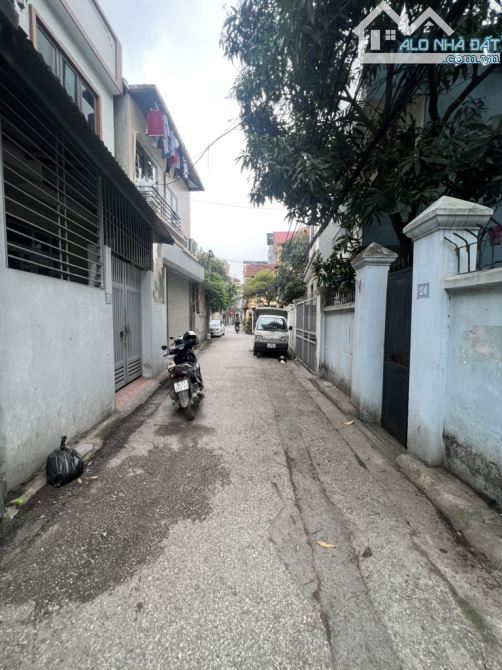 BÁN ĐẤT GIANG BIÊN 62M2, MT 4M, NGÕ RỘNG THOÁNG, GẦN Ô TÔ, 4.35 TỶ.