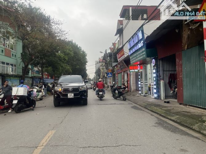 Bán Đất mặt phố Kẻ Tạnh, vỉa hè ô tô tránh, kinh doanh, DT 90m2, MT 4,2m, nhỉnh 16 tỷ