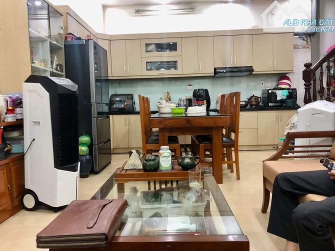 Bán nhà phân lô phố Phạm Tuấn Tài, ô tô tránh, dừng đỗ ngày đêm, 2 thoáng, 62m2*4T,16.5 tỷ