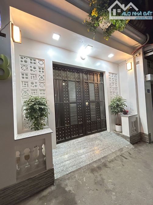 BÁN GẤP TÒA CCMN ĐƯỜNG CHÙA LÁNG. 100M2 - 7 TẦNG, THANG MÁY, 25 PHÒNG KK.