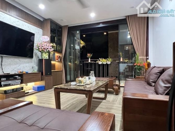 Bán nhà phân lô Hoàng Quốc Việt, Phạm Tuấn Tài,2 Ô tô tránh,Thang máy,KD 60m2*7T*19 tỷ*1