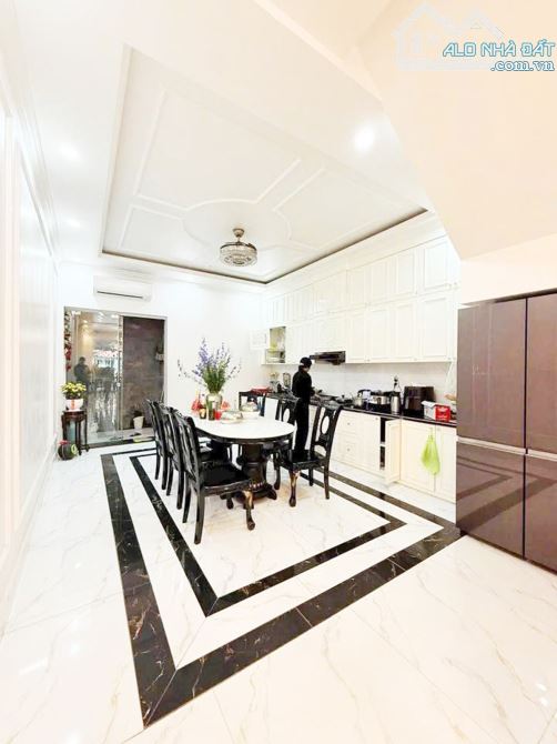 Bán nhà khu phân lô Thư Trung 2 - Văn Cao. DT 90m2 x 4T - 10