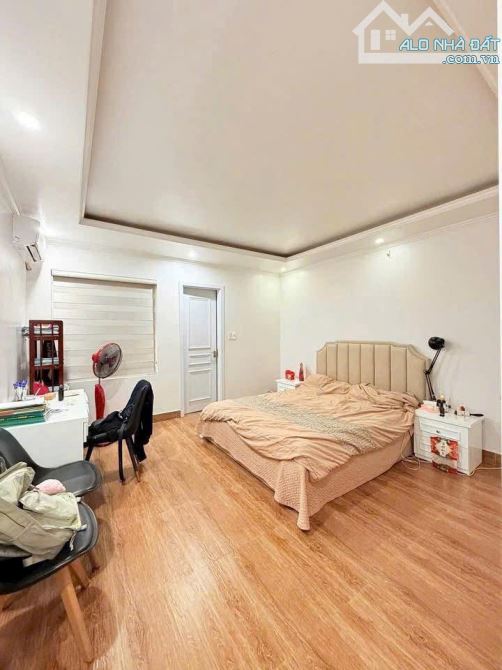 Bán nhà khu phân lô Thư Trung 2 - Văn Cao. DT 90m2 x 4T - 11