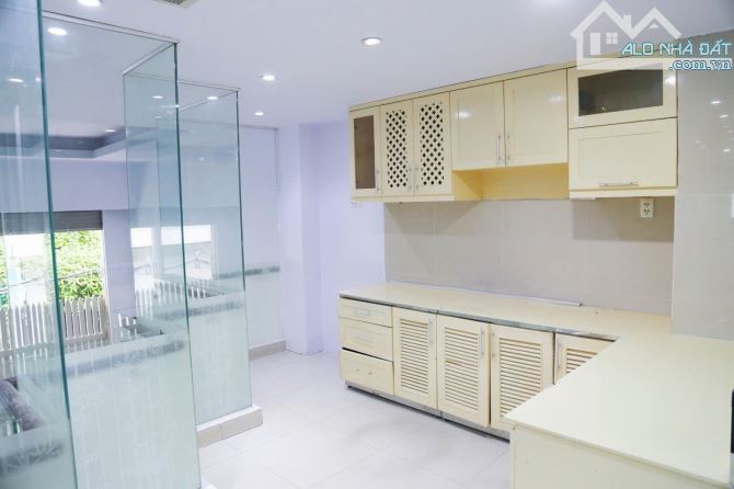 Hẻm xe tải 5m trần hưng đạo quận 1 có dòng tiền 50tr/tháng - 11