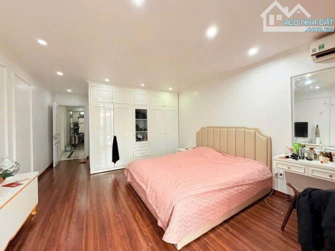 Bán nhà khu phân lô Thư Trung 2 - Văn Cao. DT 90m2 x 4T - 1