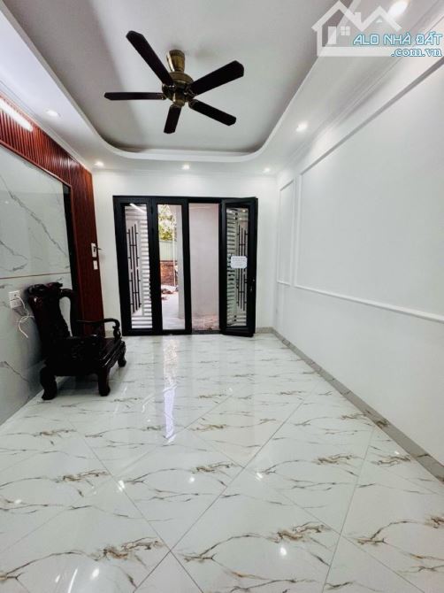 Căn còn lại 5.75 Tỷ,30m2,5T mới tinh tại Vĩnh Hưng, HM, hiện đều trên 6 tỷ hết rồi - 1