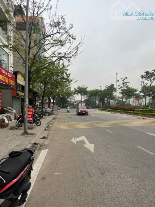 Bán nhanh đất LK TĐC Dương Nội phân lô vỉa hè oto tránh, giáp Lê Quang Đạo 50m giá 13,8tỷ - 1