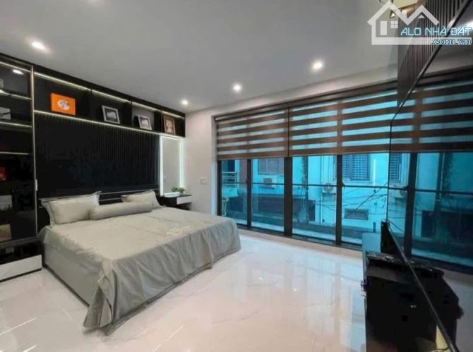 CƠ HỘI ĐẦU TƯ HIẾM – NHÀ PHỐ 3 TẦNG, MẶT TIỀN RỘNG, VỊ TRÍ VÀNG QUẬN ĐỐNG ĐA - 1