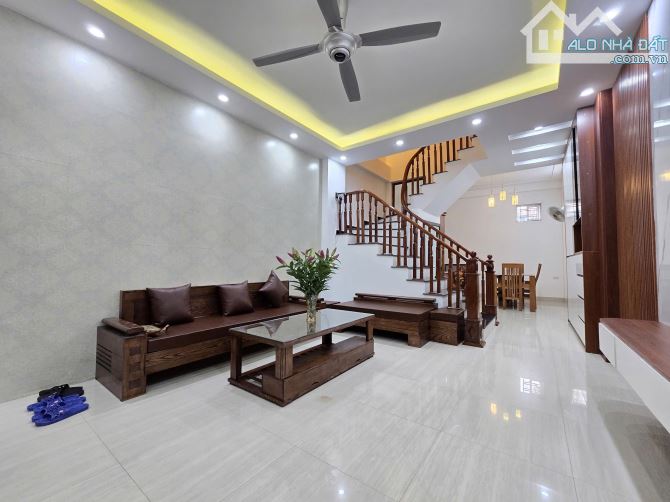 BÁN NHÀ NGÔ GIA TỰ, DT 50M x 4 TẦNG, MT 4M, NHỈNH 6 TỶ, VÔ VÀN TIỆN ÍCH, VỊ TRÍ SIÊU ĐẸP - 1