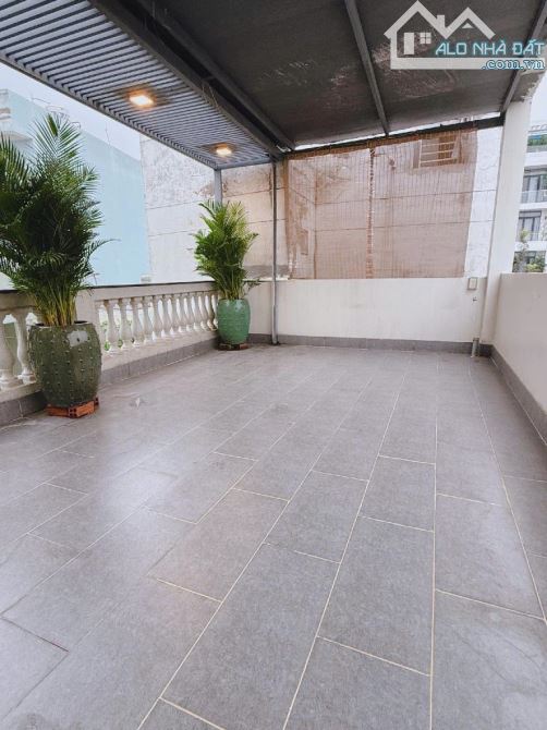 Mô tảGiảm mạnh 550 triệu giá chào mới 5.75 tỷ.Nhà sát mặt tiền Nguyễn văn Khối phường 9 Gò - 1