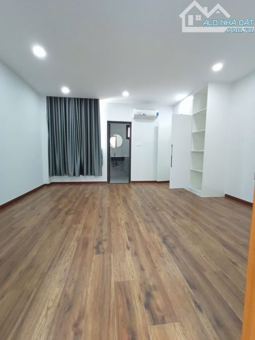 GẤP BÁN NHÀ Q7- NGUYỄN THỊ THẬP - DT KHỦNG 150m2 - Ô TÔ NGỦ NHÀ - NHỈNH 15 TỶ - 1