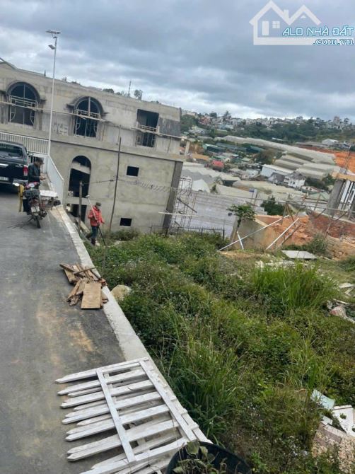 Đất biệt thự- view đep-  Nguyễn Đình Quân - P5 - Đà lạt. Gía 348m2 giá 11 tỷ - 1