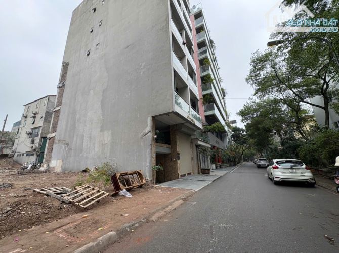 Bán mảnh đất vàng tại phố Trịnh Công Sơn, Tây Hồ, vị trí kinh doanh. 178m2, 99 tỷ - 1