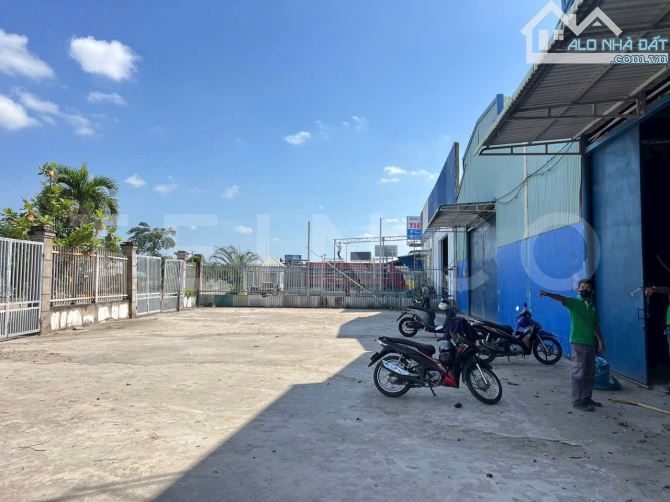 Cho thuê kho xưởng bãi 1.100m² kho xây dựng 660m² có trạm điện 3 pha, đường cặp Quốc Lộ 1A - 1