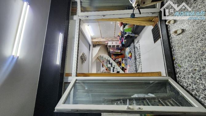 NHÀ MỚI ĐỦ TIỆN NGHI SÁT VÁCH QUẬN 5, DI CHUYỂN THUẬN TIỆN QUA Q1,Q5 - 1