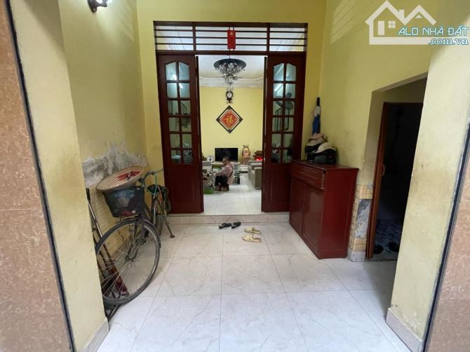 Chỉ 5.7 Tỷ , 28m2 , 3 Ngủ, Mt: 5.62m, ngõ thông, Võ Thị Sáu, HBT, hiếm - 1