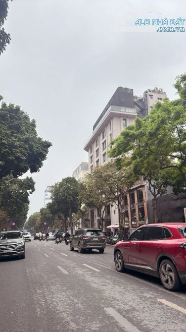 Trần Hưng Đạo - Hoàn Kiếm 121m x 3 tầng, mặt tiền 9.3m, giá 300 tỷ thương lượng - 1