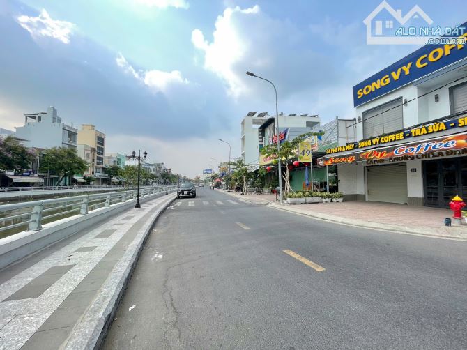 Nhà rộng ĐẸP lộ Ô Tô cách Hồ Huỳnh Cương 30m ( nhà đang cho thuê ) - 1