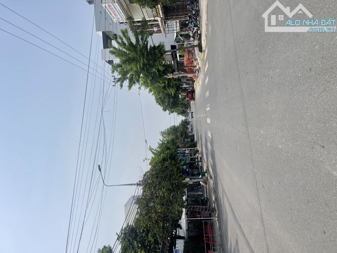 Cần bán gấp lô góc Bùi Trang Chước và Hoàng Hiệp giá 11tỷ500. Lô duy nhất giá rẻ tại HC - 1