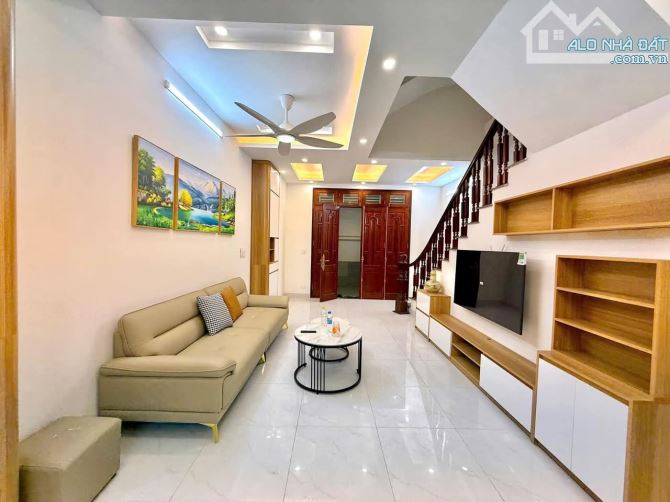 CÁCH PHỐ 25M, DIỆN TÍCH 54M2, 4 TẦNG, MT 4M, Ô CHỜ THANG MÁY, GIÁ 9.5 TỶ - 1