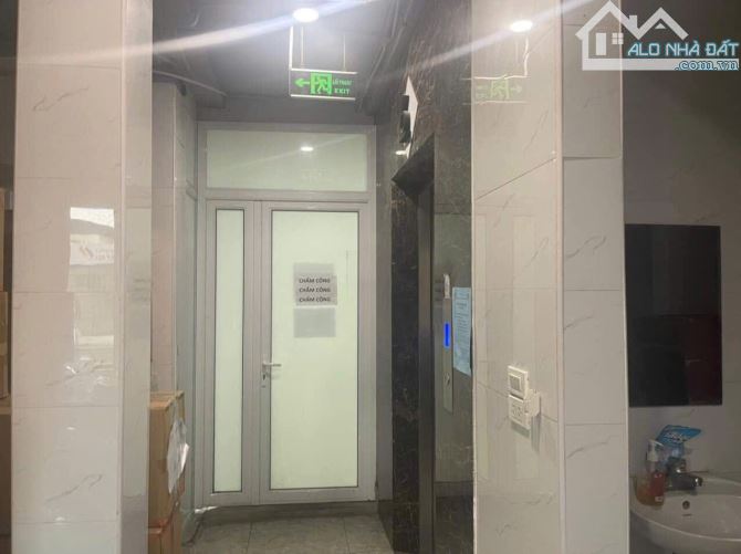 Ô TÔ TRÁNH - VỈA HÈ - THÁI HÀ - ĐỐNG ĐA - TÒA VP 100M2 - 7 T THANG MÁY - MT 8M - GIÁ TỐT - 1