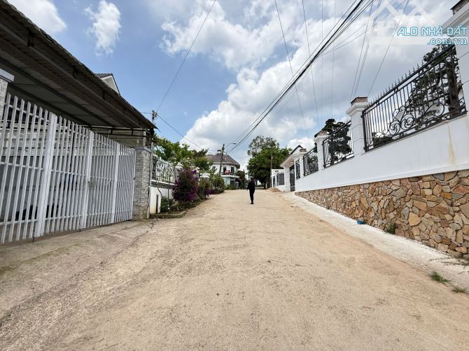 Bán Gấp Villa Nội Khu Nghỉ Dưỡng Chỉnh Chu 259m2 Ngang Hơn 11m Đường Ô Tô 12m Tránh Nhau - 1