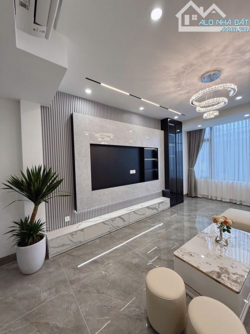 Bán nhà Nguyễn Phúc Lai, DT 45m2, phân lô, oto vào nhà, nhà đẹp long lanh, giá chỉ 15 tỷ 3 - 1