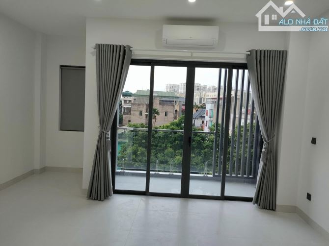 Cho thuê căn liền kề Lý Sơn Ngọc Thụy 70m2 6 tầng 8 phòng ngủ có thang máy giá 23tr/tháng. - 1