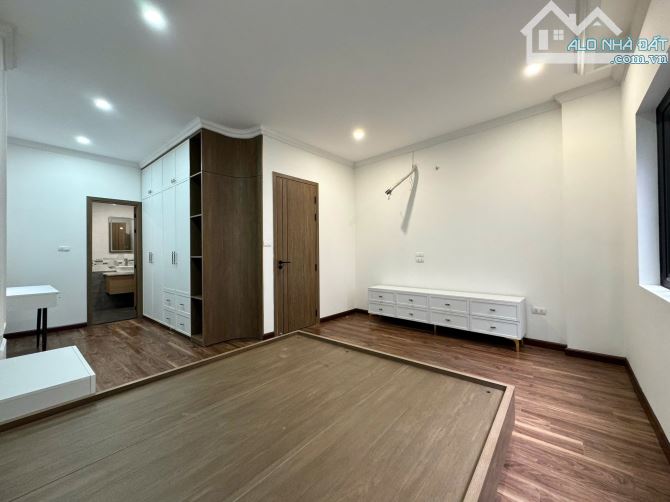 Bán nhà Nguyễn Văn Cừ 36mx 5 tầng 6,2 tỷ - 1