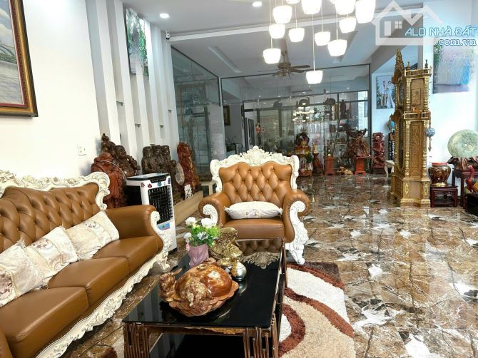 Bán nhà view trực diên sông ngay Nguyễn Xí Bình Thạnh - DT 8x20 - Giá chỉ 19 tỷ