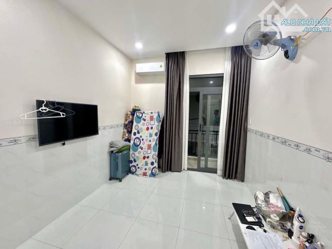 cần bán nhà 4 tầng, nội thất đẹp, đường số Đỗ Xuân Hợp, Phước Long B Quận 9 - 1