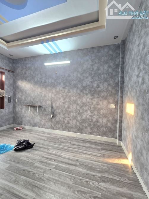 Bán nhà 3 tầng, 60m2 , nhà đep, p Đông Hòa, chỉ 3 tỷ98 - 1