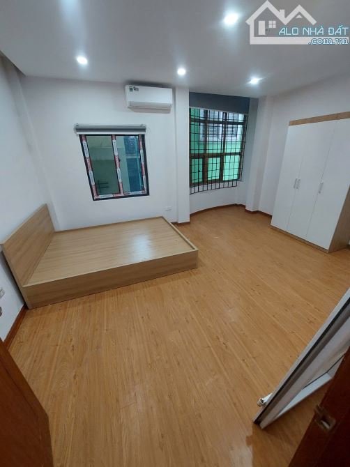 Cho Thuê CCMN Ngõ 145 Quan Nhân Thanh Xuân 25m2 Studio Cửa Sổ Full Nội Thất Thang Máy - 1