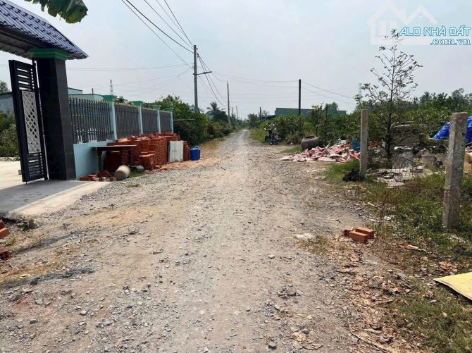 859m2 - SẴNG 200 thổ - Pcl VƯỜN/ SHR/ Đường đan 2 oto né nhau Ấp 1 Xã Bình Đức - 1