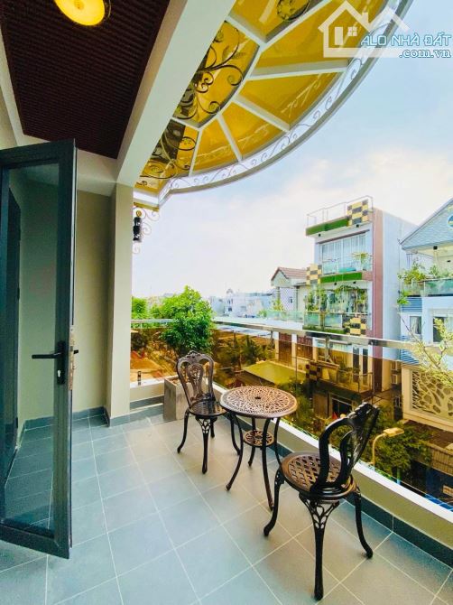 Bán nhà giáp Quận 7- Dương Cát Lợi - Ô tô vào nhà - 60m2, 3 tầng, 4PN, 5WC - Nhỉnh 6.x tỷ - 2