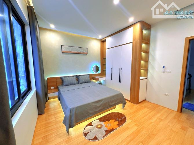 Bán nhà Nguyễn Khang - Cầu Giấy. 43m. 5 tầng. Mt 4.3m. Giá 9.x tỷ còn TL - 2
