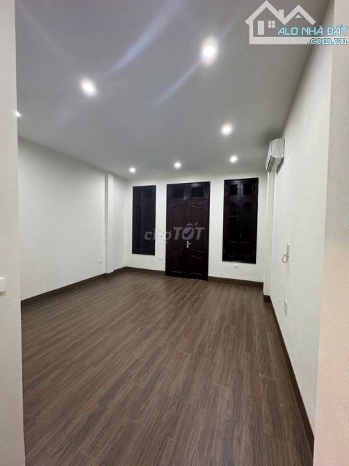 Cho thuê nhà ngõ 34 phố Nghĩa Đô, Diện tích 40m x 3.5 tầng mặt tiền 4m, ngõ rộng để ô tô - 2