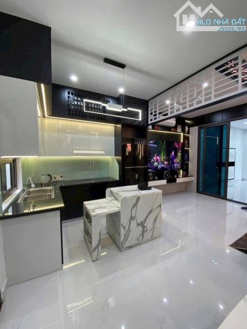 CƠ HỘI ĐẦU TƯ HIẾM – NHÀ PHỐ 3 TẦNG, MẶT TIỀN RỘNG, VỊ TRÍ VÀNG QUẬN ĐỐNG ĐA - 2