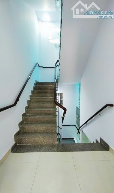 Hẻm xe tải 5m trần hưng đạo quận 1 có dòng tiền 50tr/tháng - 2