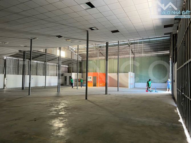 Cho thuê kho xưởng bãi 1.100m² kho xây dựng 660m² có trạm điện 3 pha, đường cặp Quốc Lộ 1A - 2