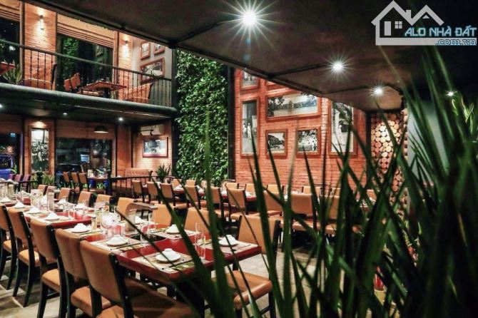 Trần Hưng Đạo - Hoàn Kiếm 121m x 3 tầng, mặt tiền 9.3m, giá 300 tỷ thương lượng - 2