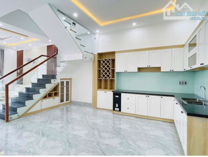 Bán nhà 3 Tầng mặt tiền đường 19/5 giá chỉ 3,8 Tỷ - 2